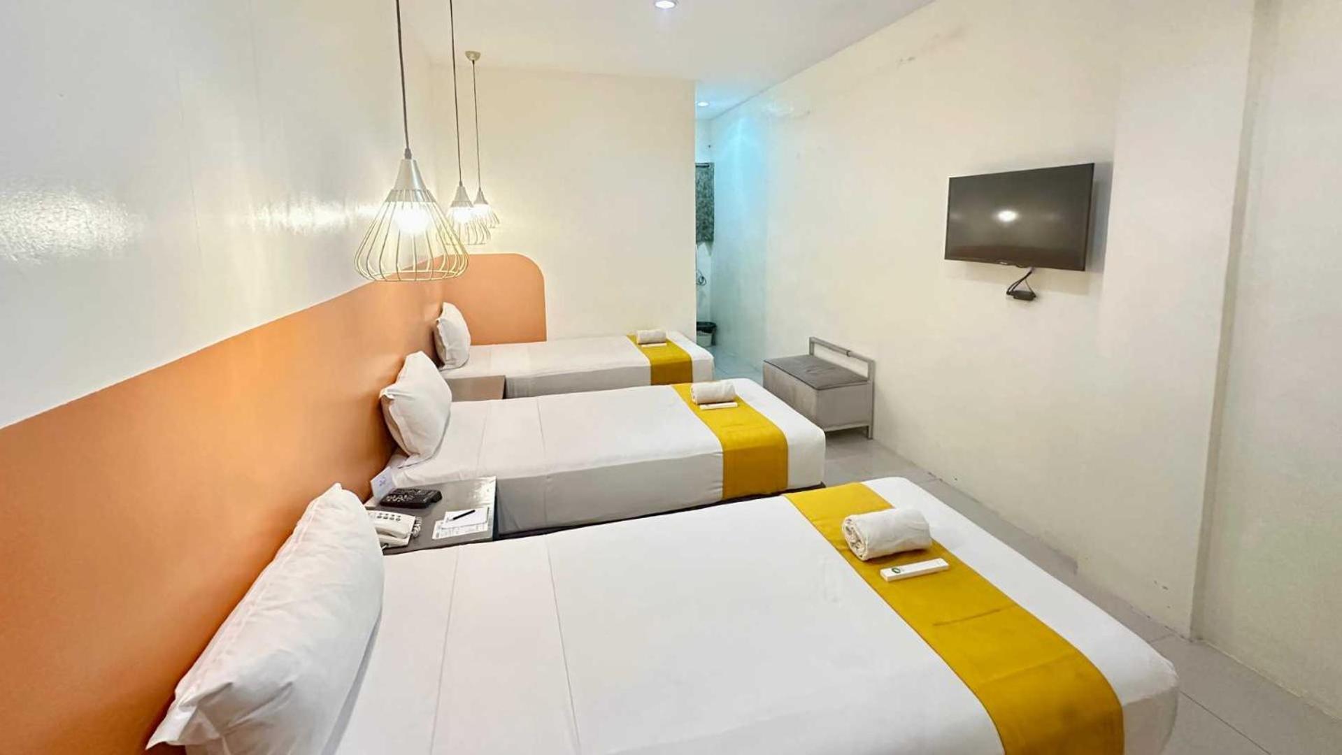Travelbee Capitol Inn Cebu Екстериор снимка