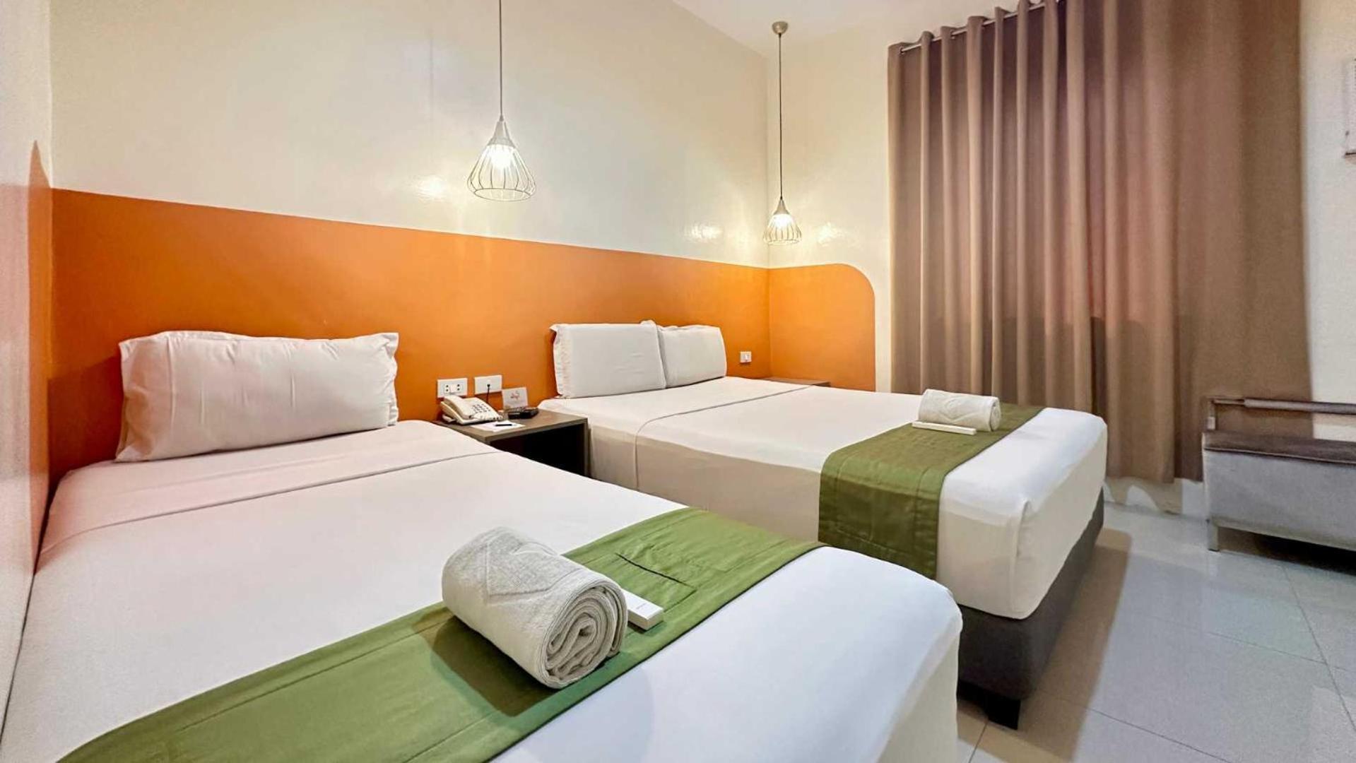 Travelbee Capitol Inn Cebu Екстериор снимка