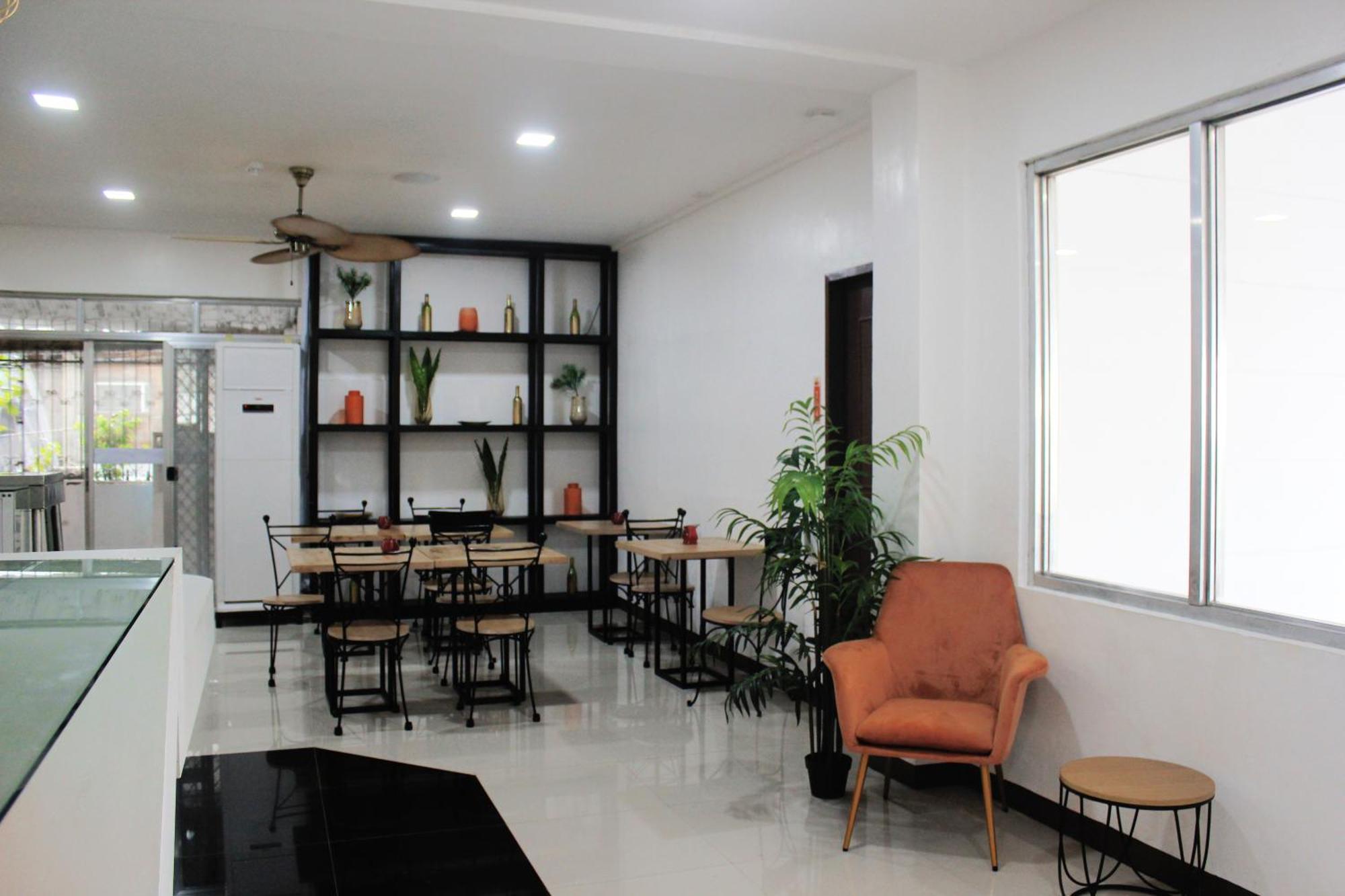 Travelbee Capitol Inn Cebu Екстериор снимка