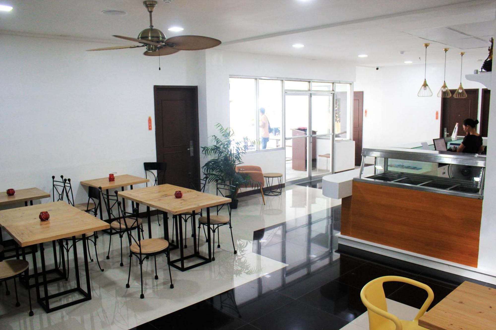 Travelbee Capitol Inn Cebu Екстериор снимка